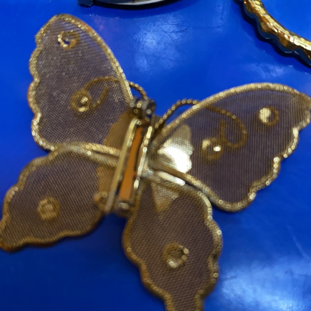 Butterfly 🦋 Pins - Picture 6 of 6
